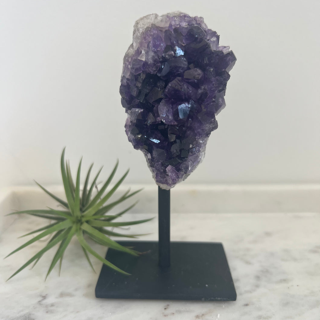 Amethyst on stand 1