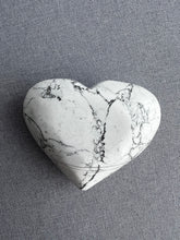 Load image into Gallery viewer, Howlite Heart

