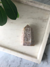 Load image into Gallery viewer, Flower Agate Point I
