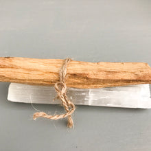 Load image into Gallery viewer, Cleansing Kit - Small- Palo Santo &amp; Selenite

